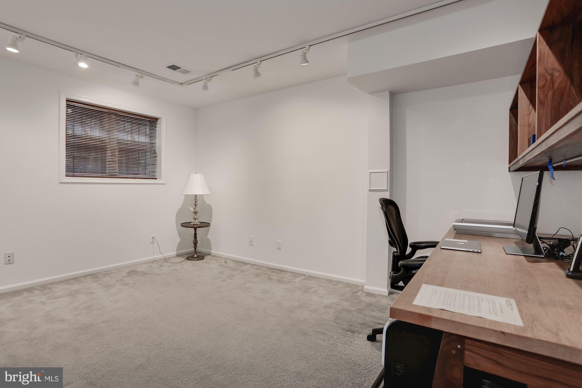 JEFFERSON RESIDENCES - Residential