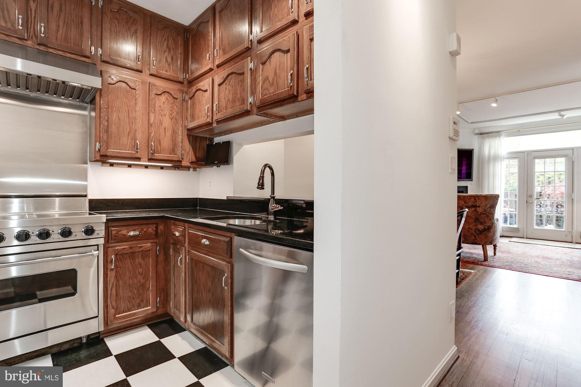 JEFFERSON RESIDENCES - Residential