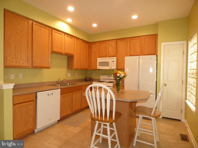 CHAMBERS HILL COMMONS - Residential