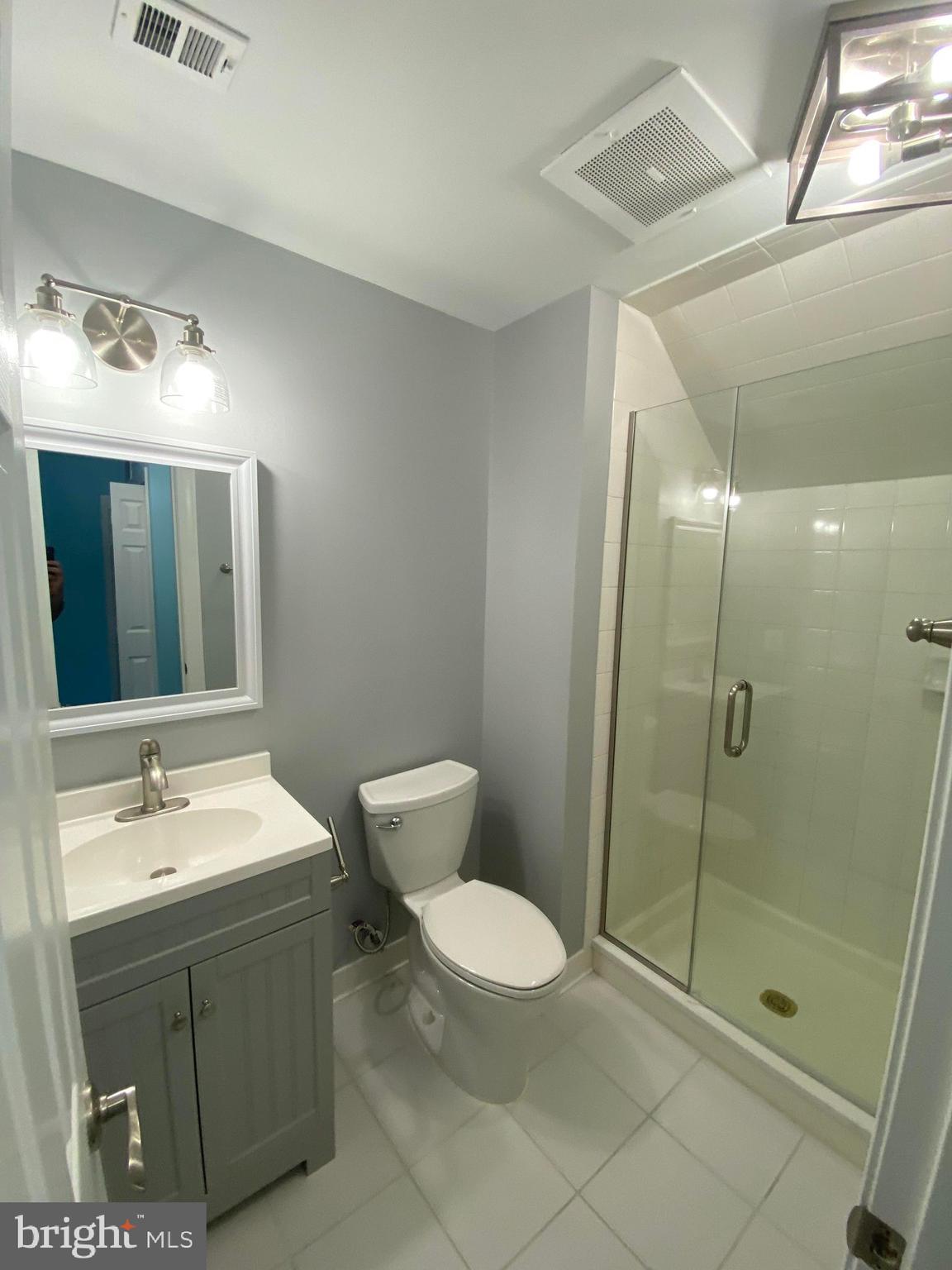 TOWNES OF SHIRLINGTON - Residential Lease