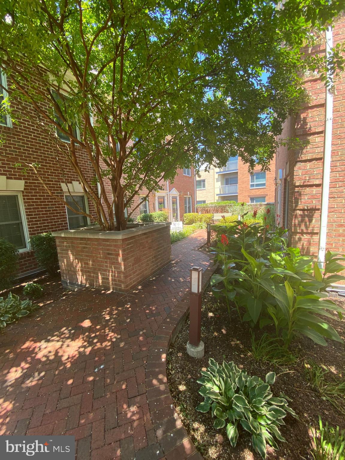 TOWNES OF SHIRLINGTON - Residential Lease