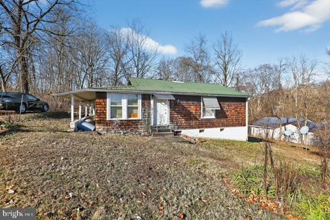 Homes For Sale - 3215 Second Avenue<br/> SAINT PAUL, VA 24283