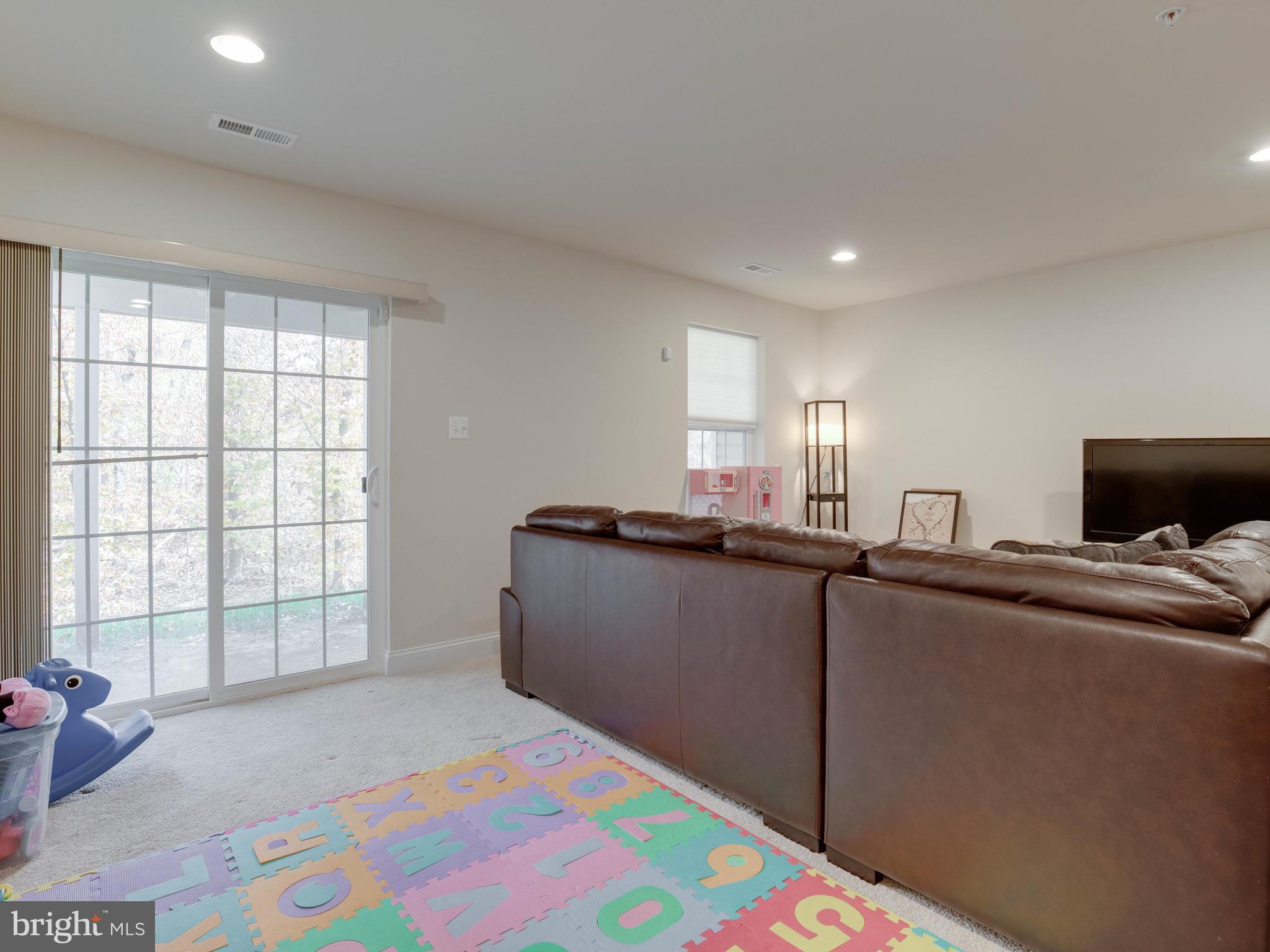 SPRING CREEK - Residential