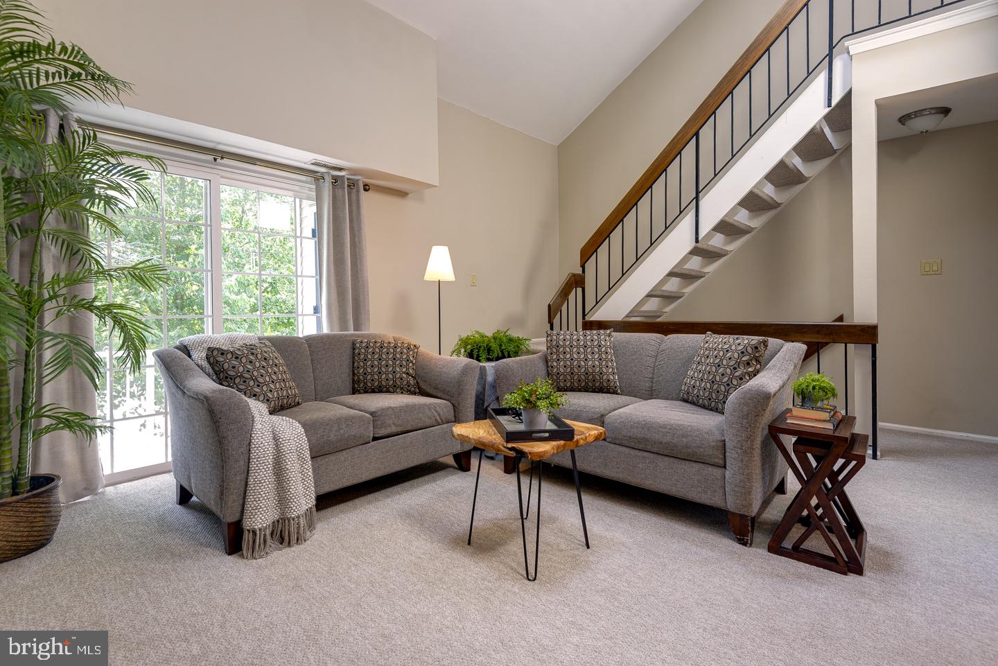 1816 SOCIETY PLACE E2