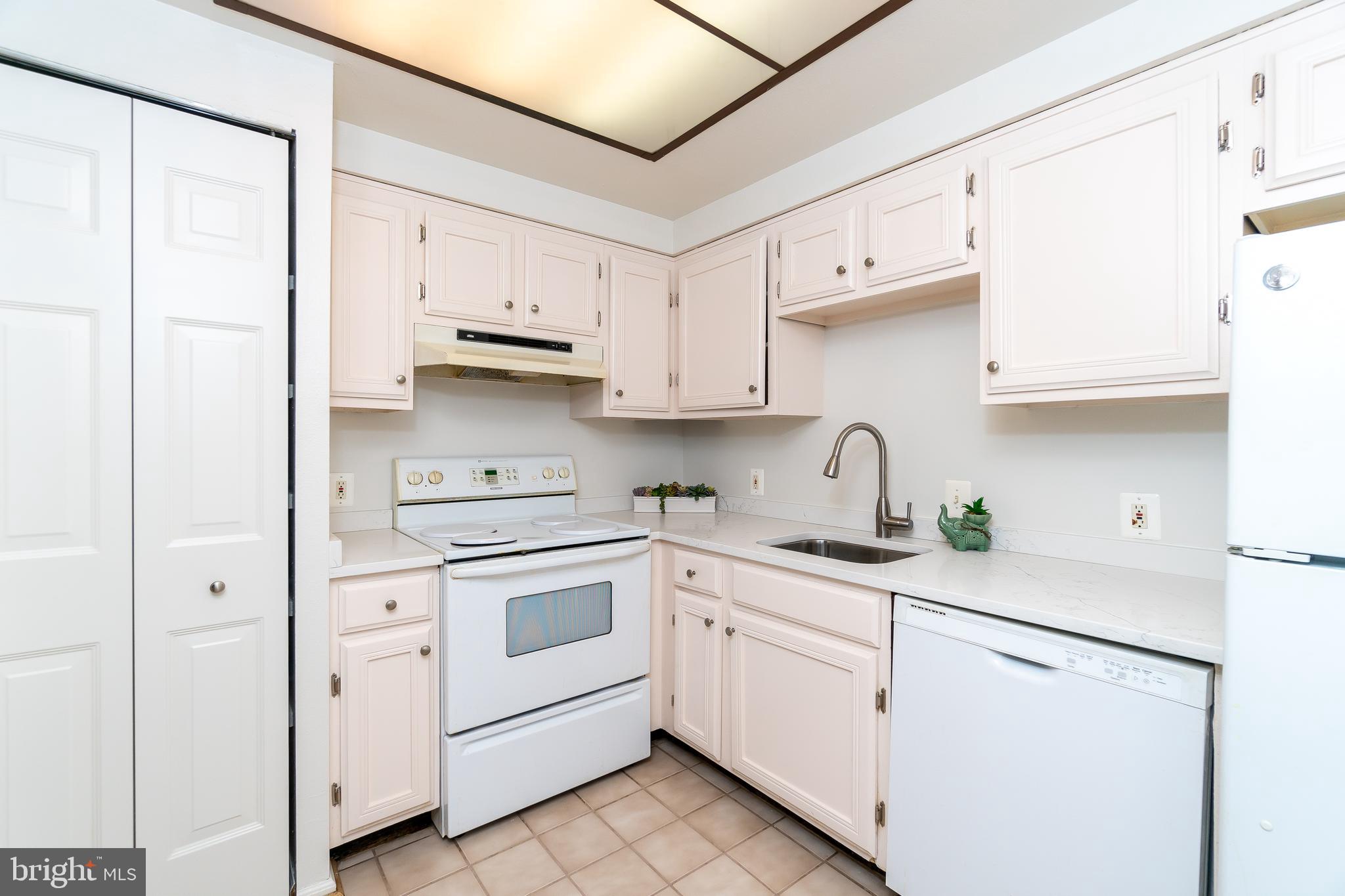 THE COLONIES - Residential