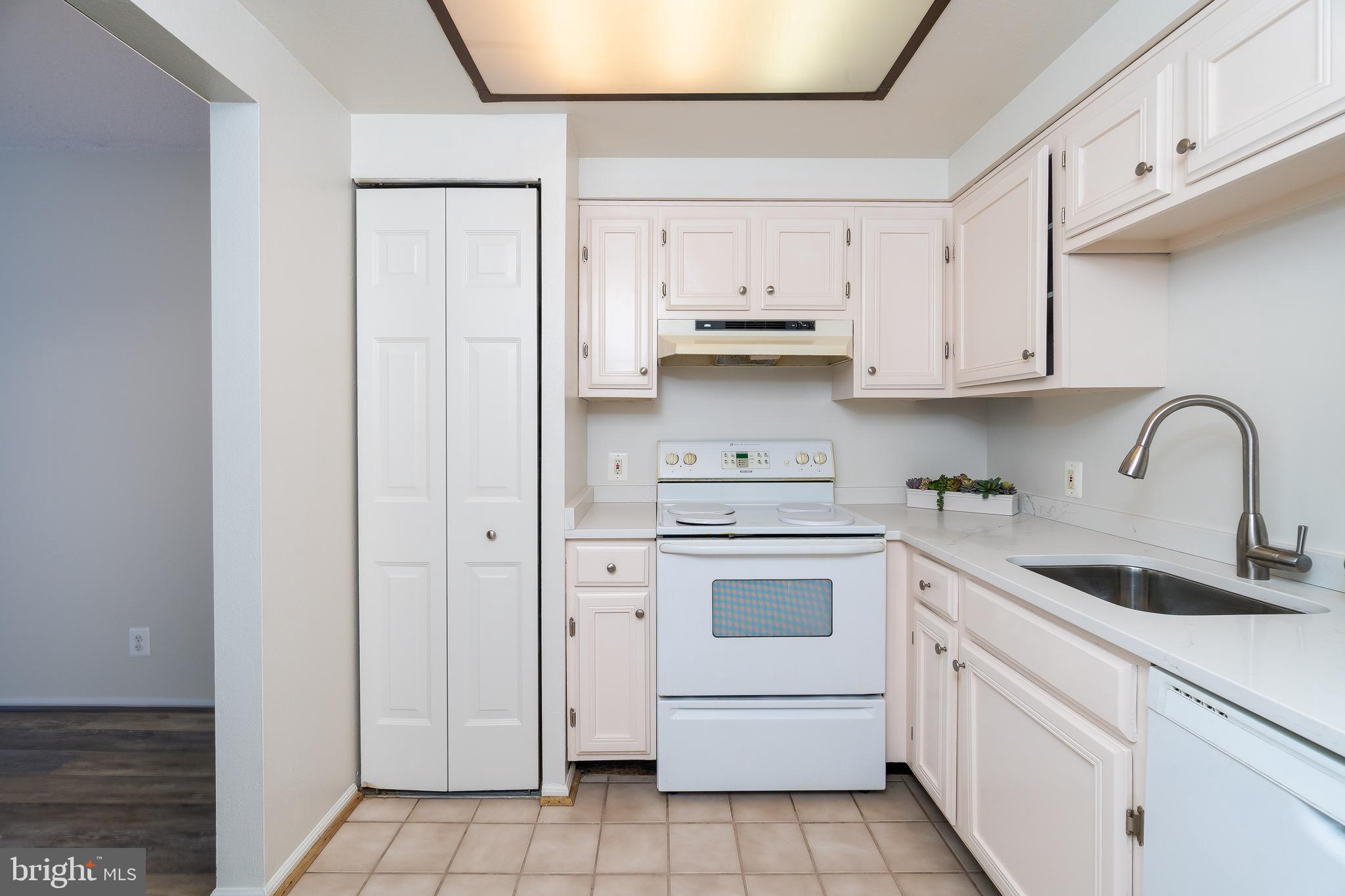 THE COLONIES - Residential