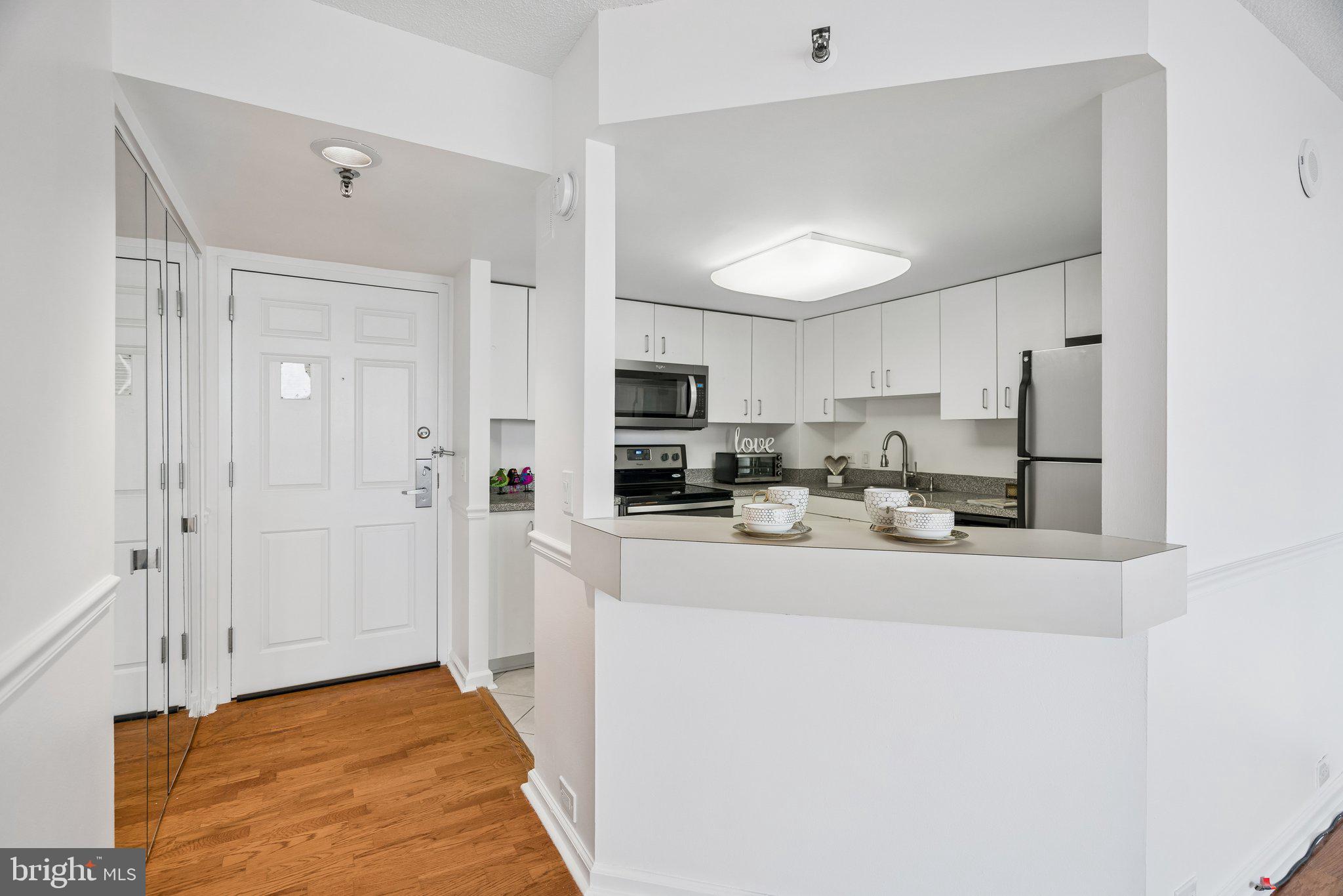 2001 HAMILTON STREET 00 1201