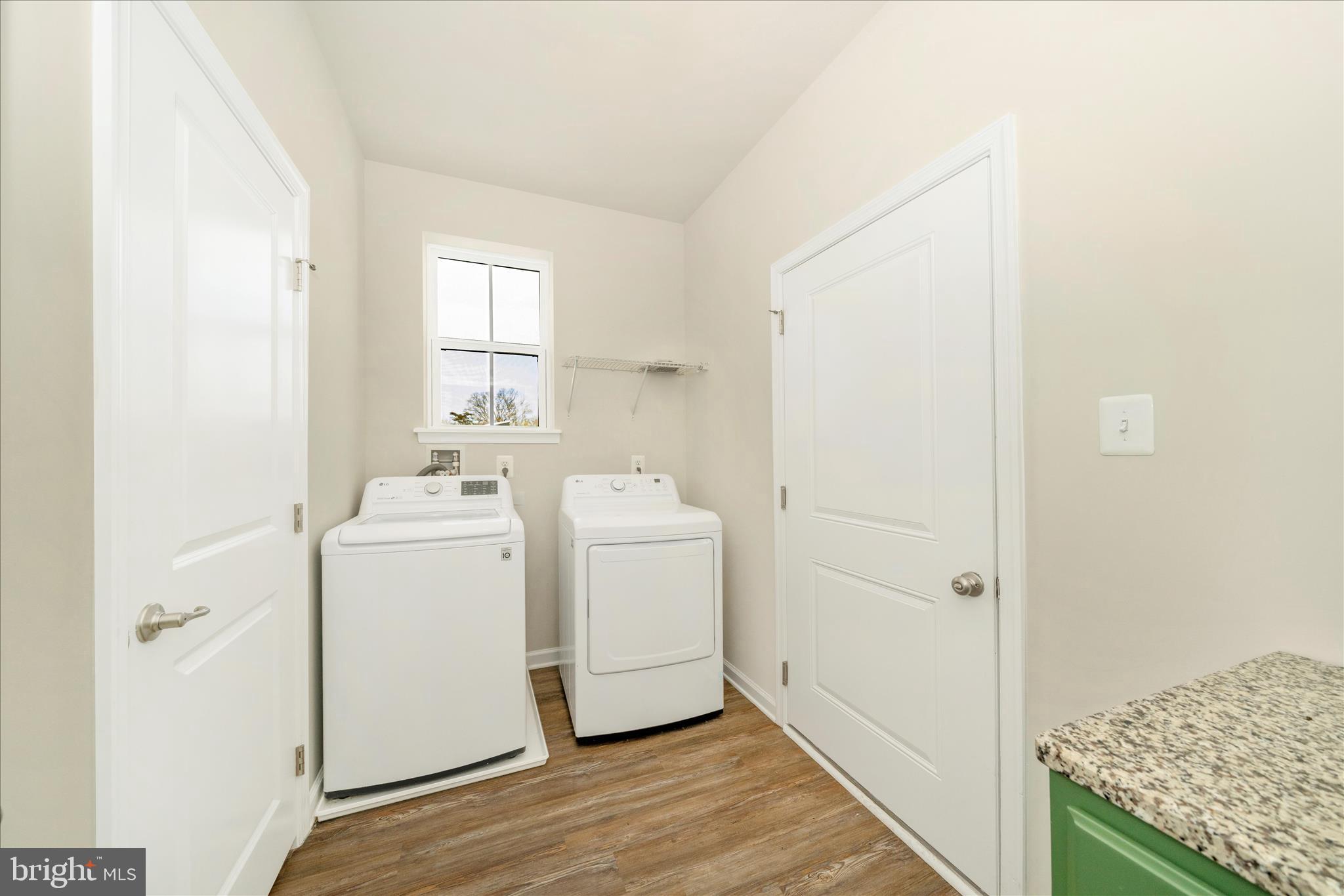 TANYARD SHORES - Residential