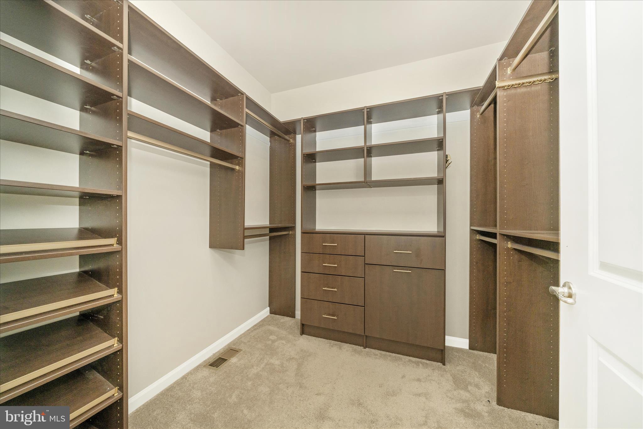 TANYARD SHORES - Residential