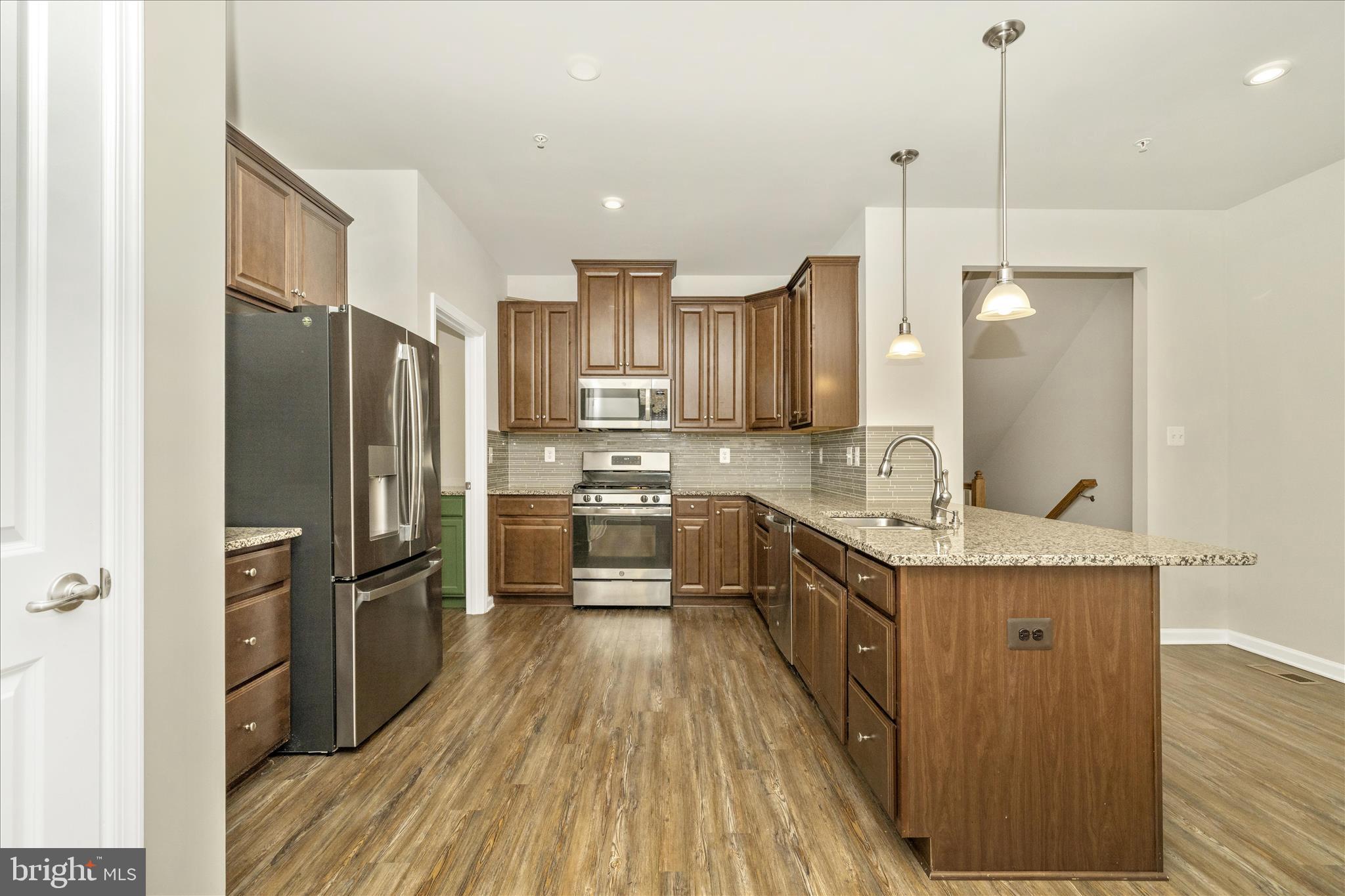 TANYARD SHORES - Residential