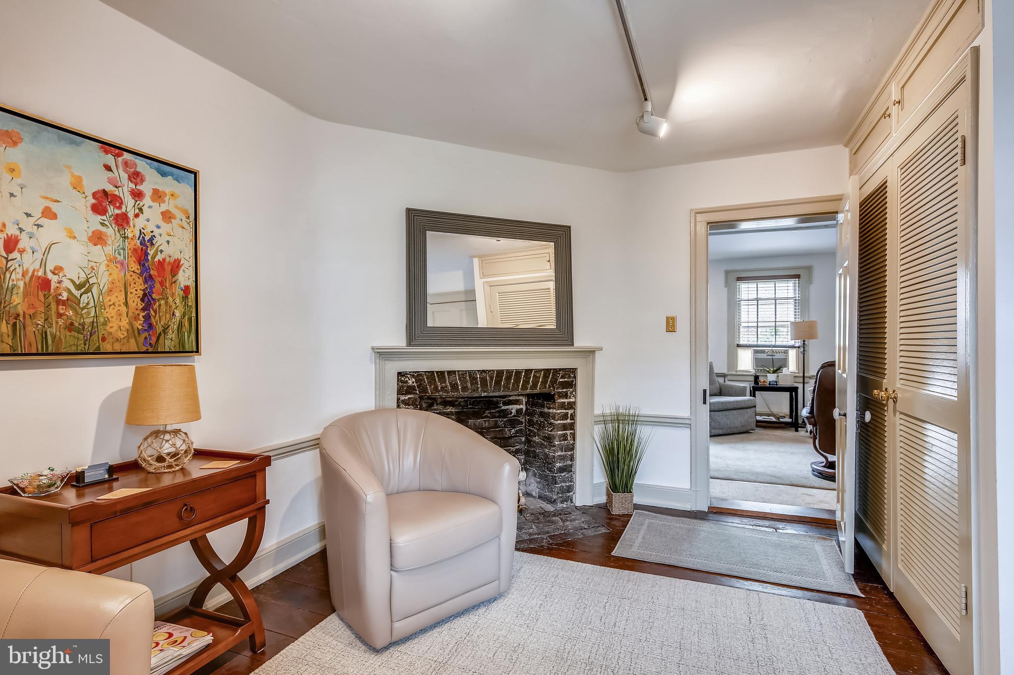 OLD TOWN ALEXANDRIA - Residential Income