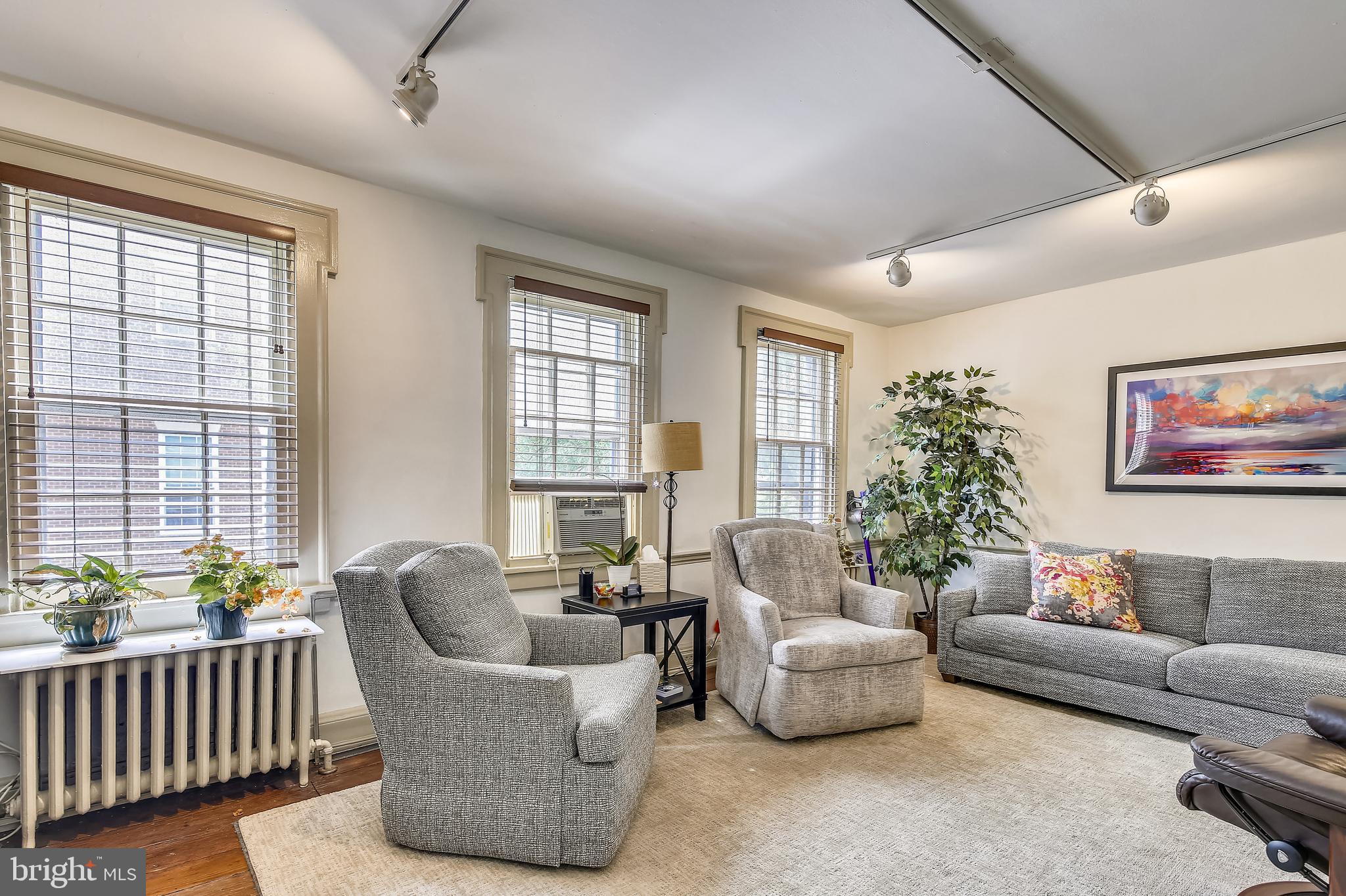 OLD TOWN ALEXANDRIA - Residential Income