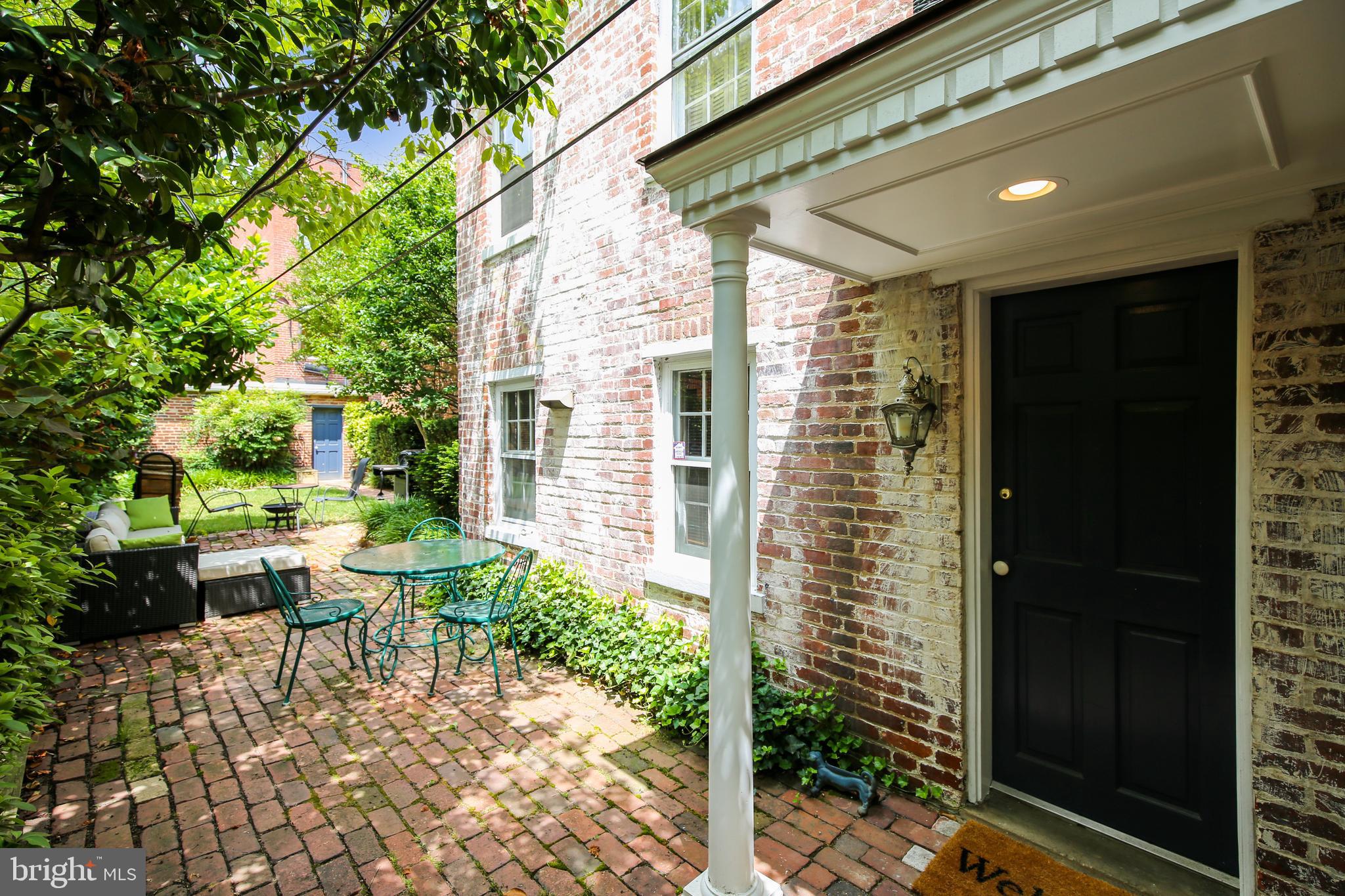 OLD TOWN ALEXANDRIA - Residential Income