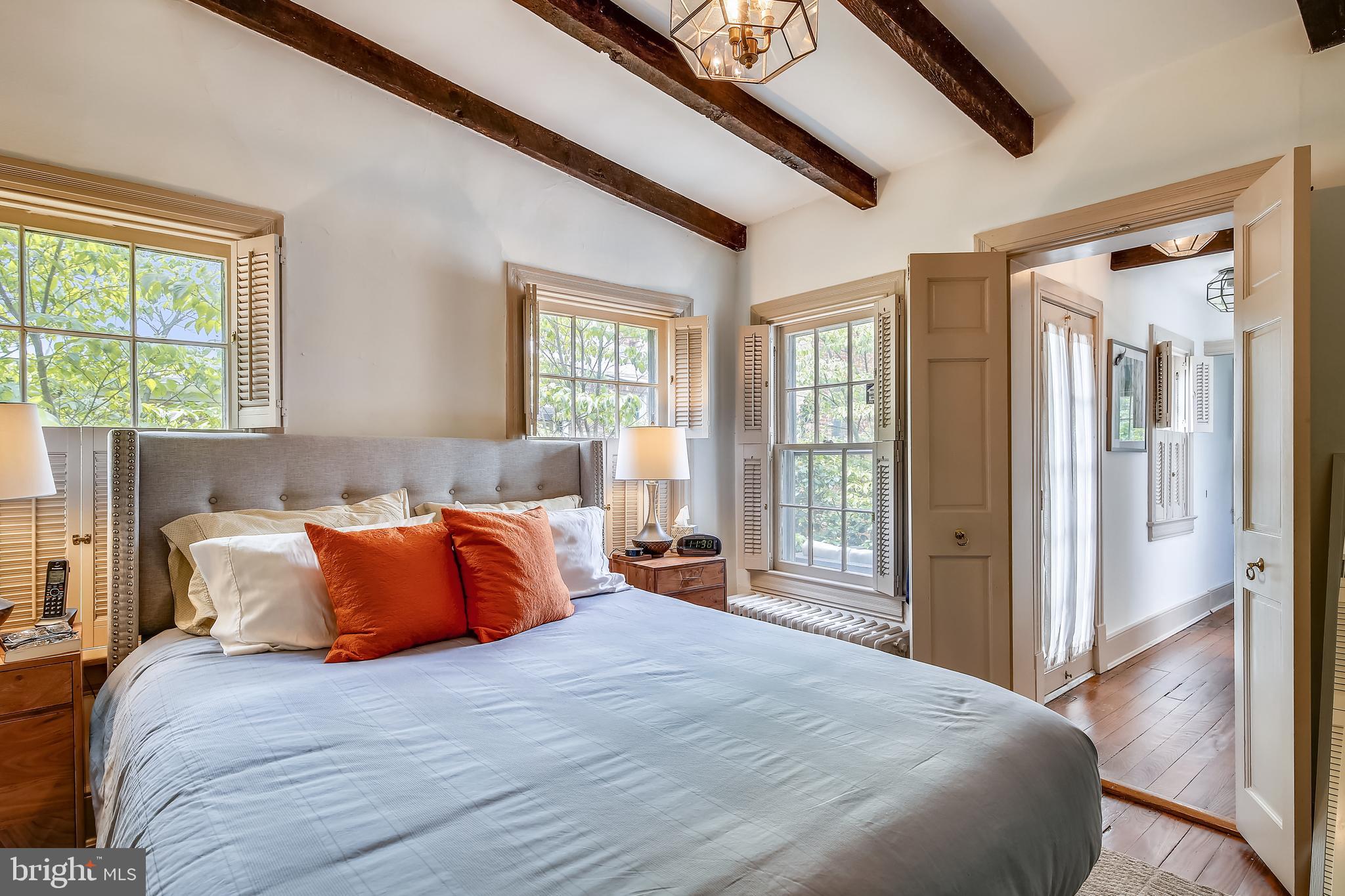 OLD TOWN ALEXANDRIA - Residential Income