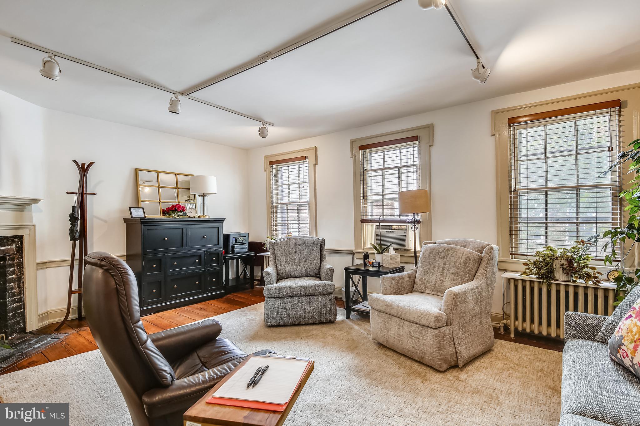 OLD TOWN ALEXANDRIA - Residential Income