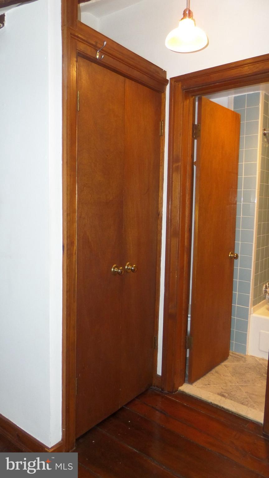 OLD TOWN ALEXANDRIA - Residential Income