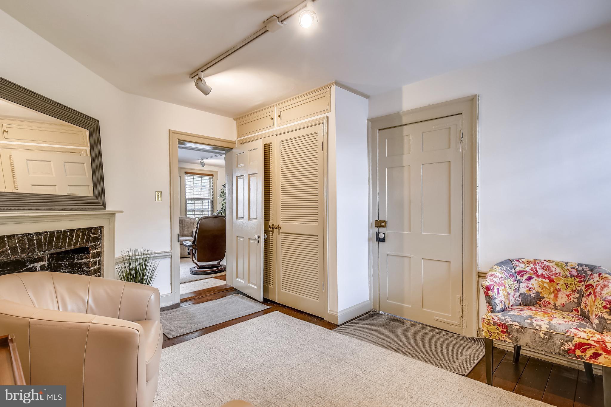 OLD TOWN ALEXANDRIA - Residential Income