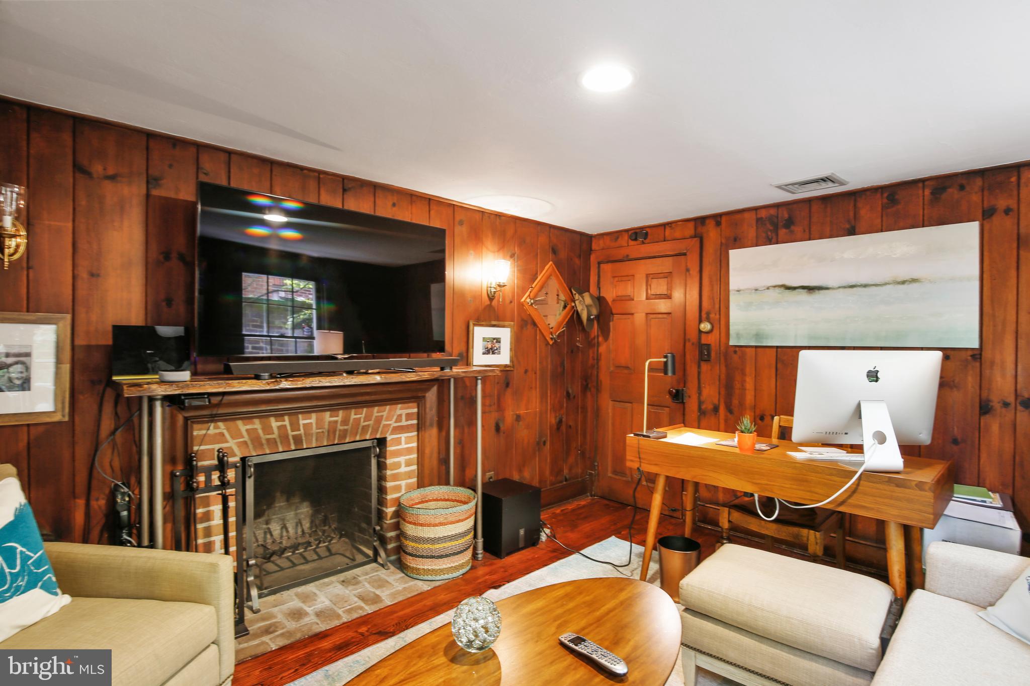 OLD TOWN ALEXANDRIA - Residential Income