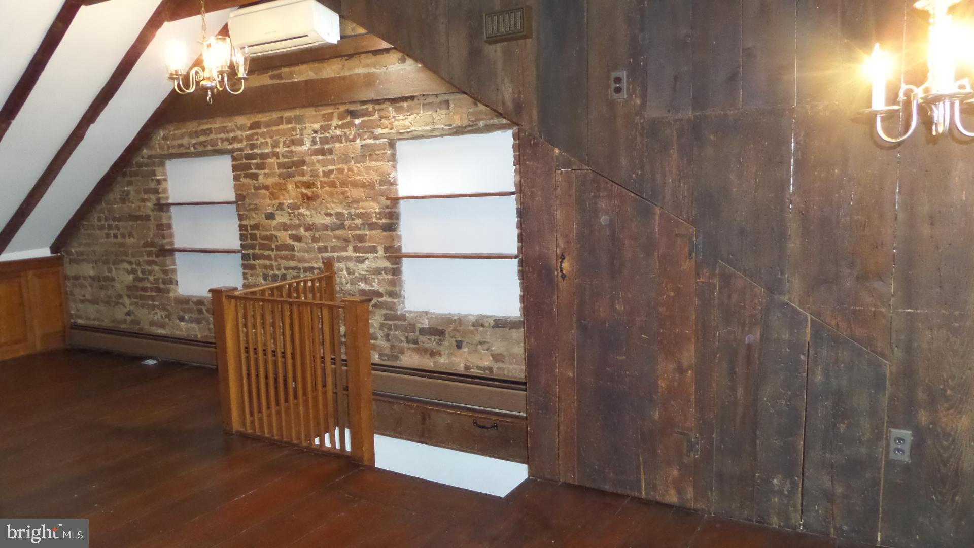 OLD TOWN ALEXANDRIA - Residential Income