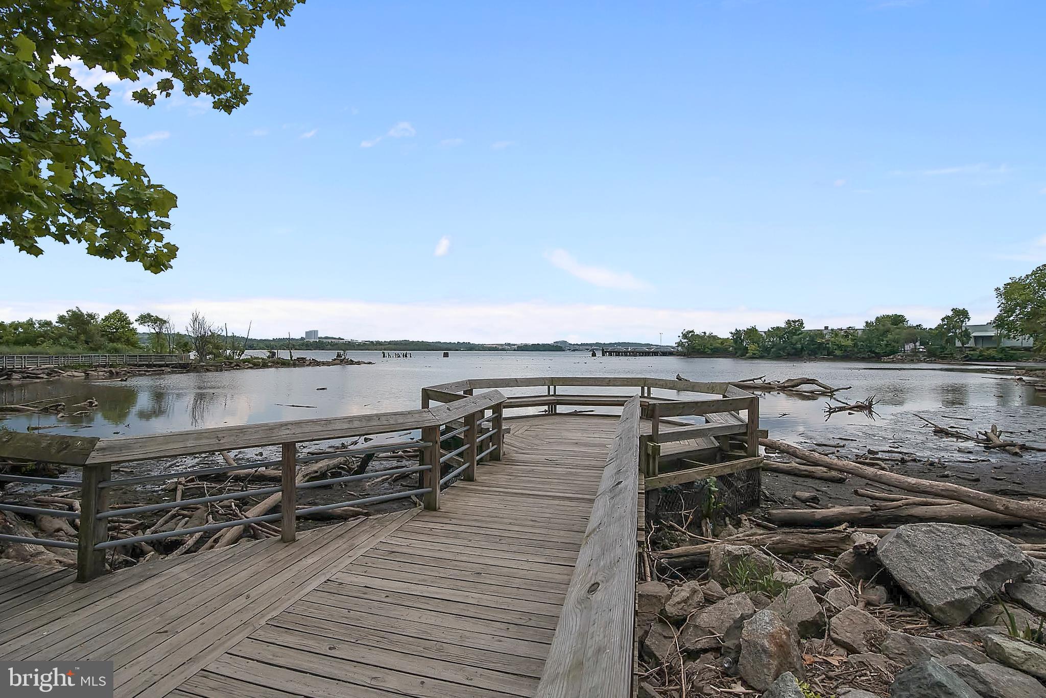OLD TOWN ALEXANDRIA - Residential Income