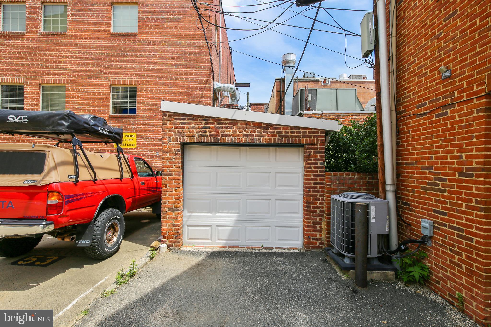 OLD TOWN ALEXANDRIA - Residential Income