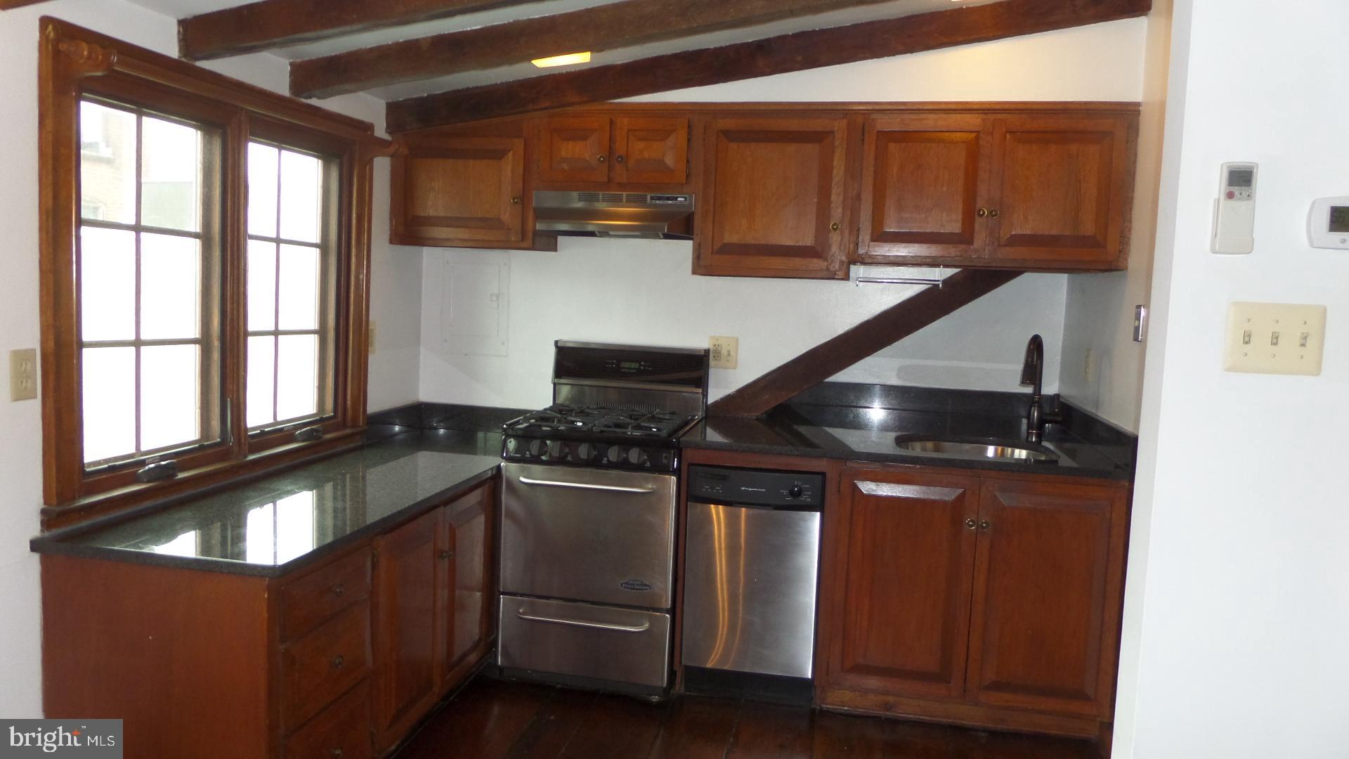 OLD TOWN ALEXANDRIA - Residential Income