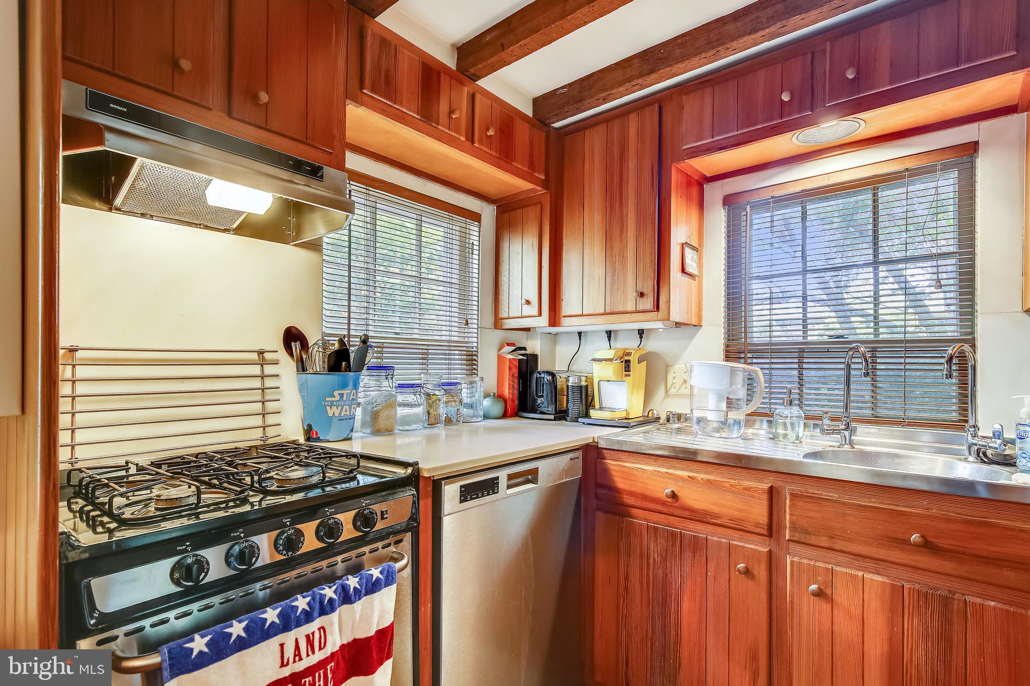 OLD TOWN ALEXANDRIA - Residential Income