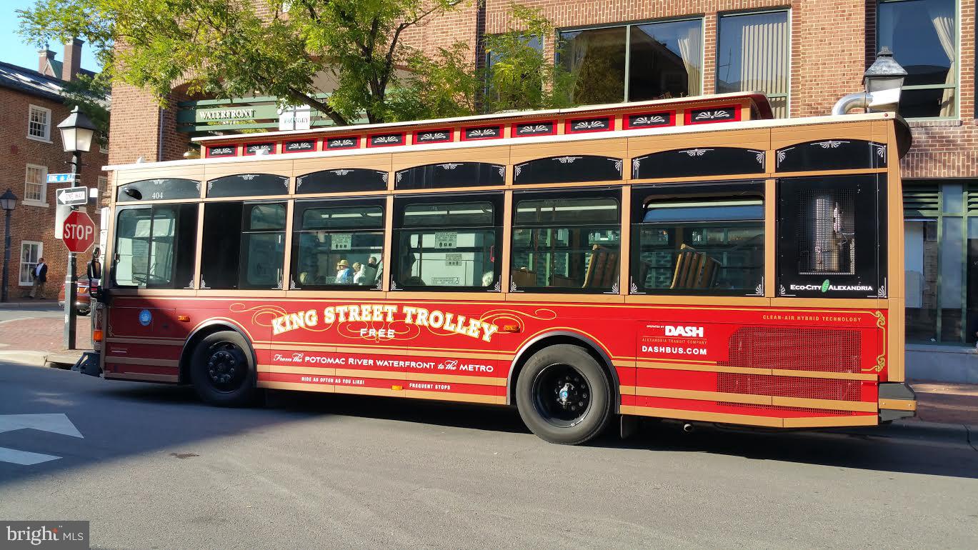 OLD TOWN ALEXANDRIA - Residential Income