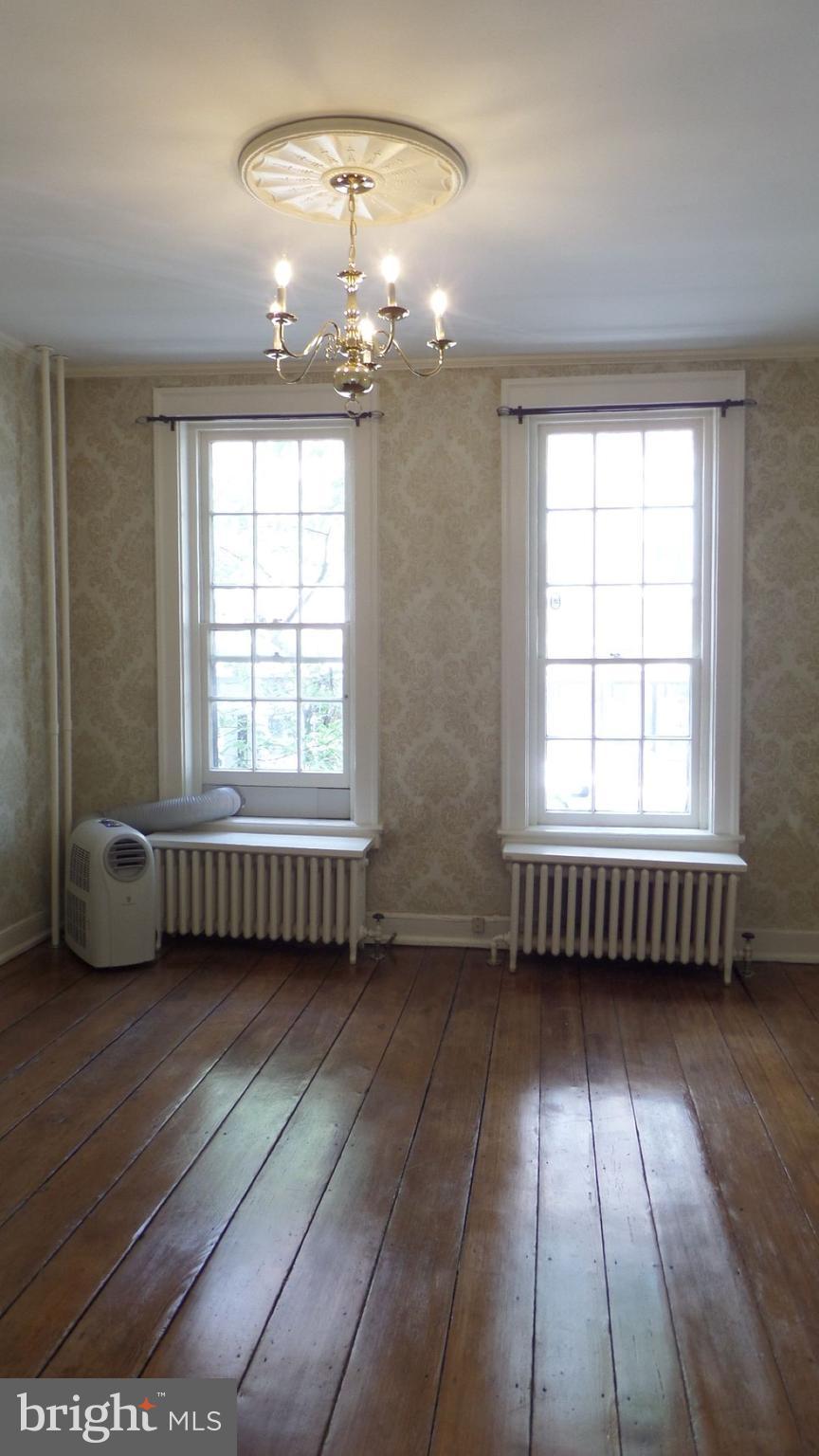 OLD TOWN ALEXANDRIA - Residential Income