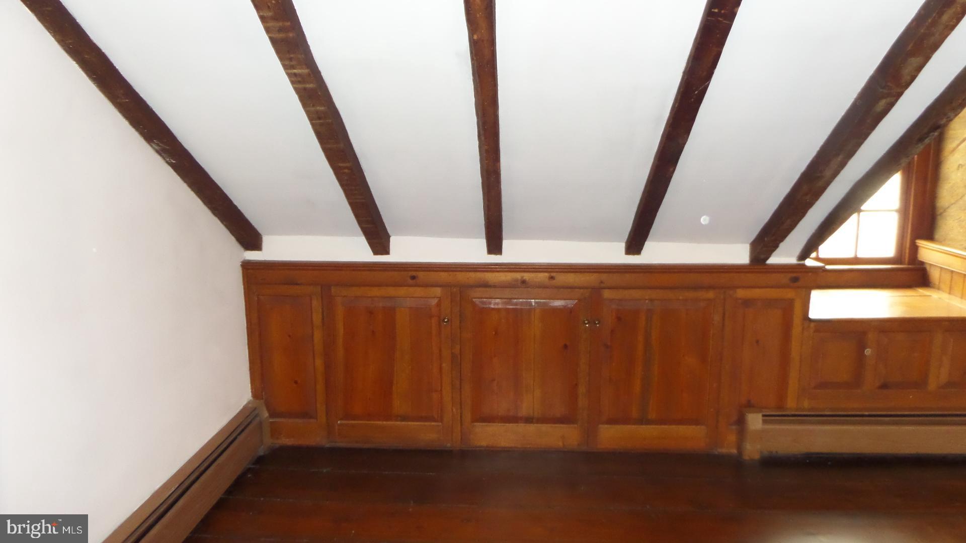 OLD TOWN ALEXANDRIA - Residential Income