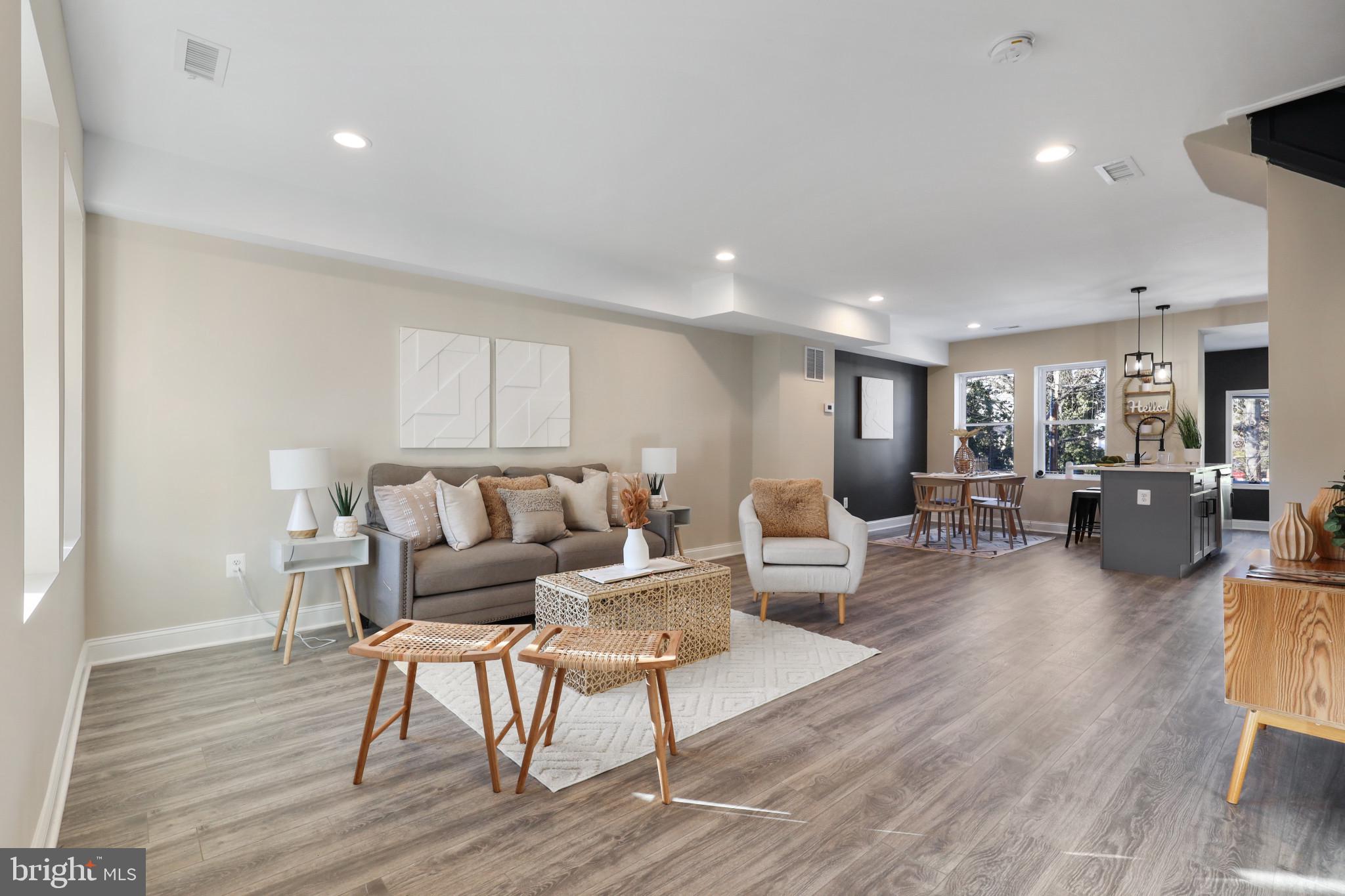 HOES HEIGHTS - Residential