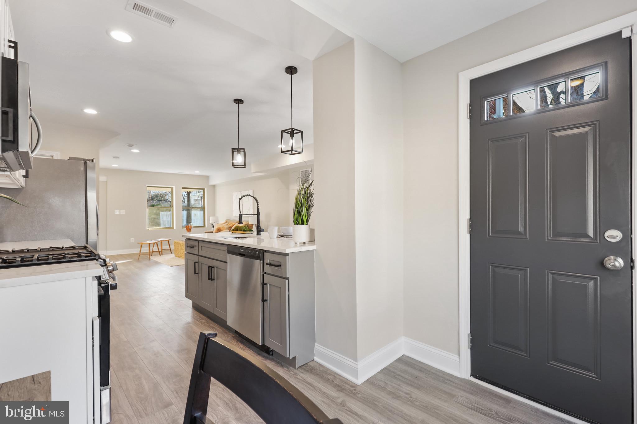 HOES HEIGHTS - Residential