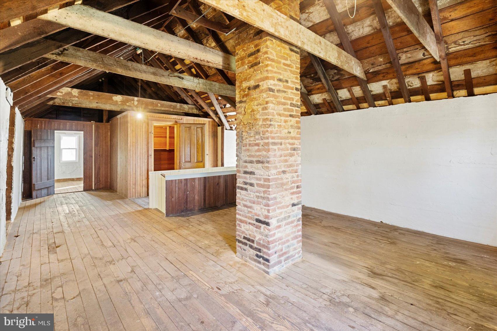 MAPLE HILL - Residential