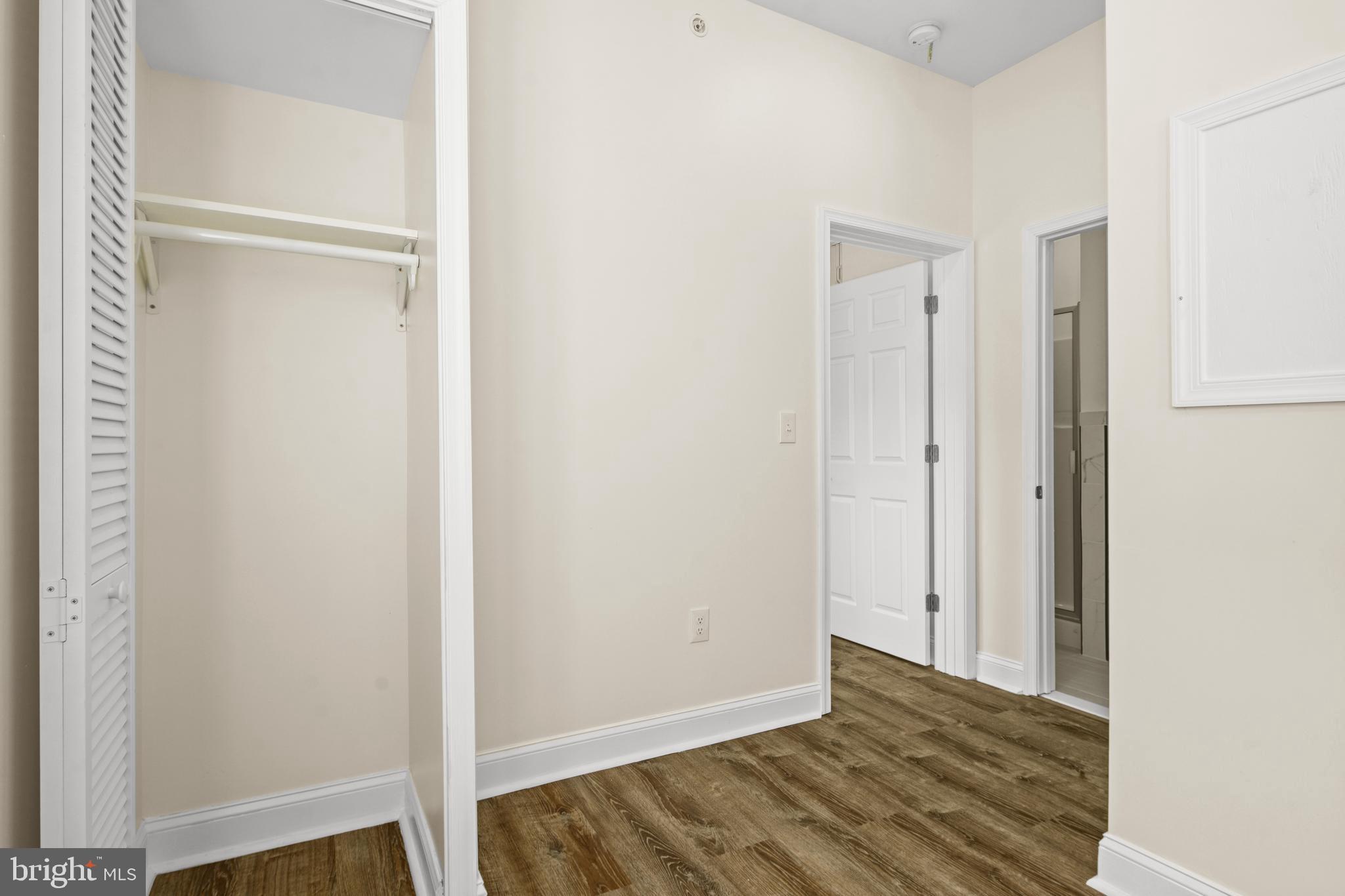 QUEEN VILLAGE - Residential Lease