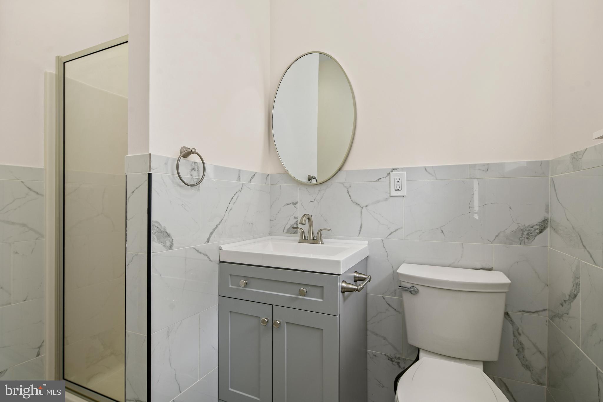 QUEEN VILLAGE - Residential Lease