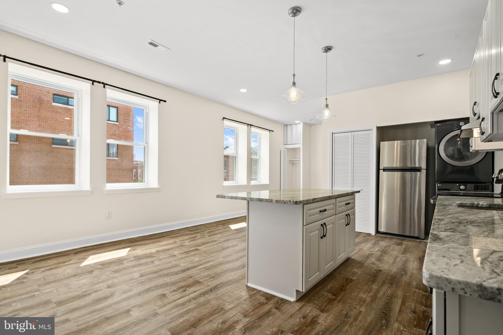 QUEEN VILLAGE - Residential Lease