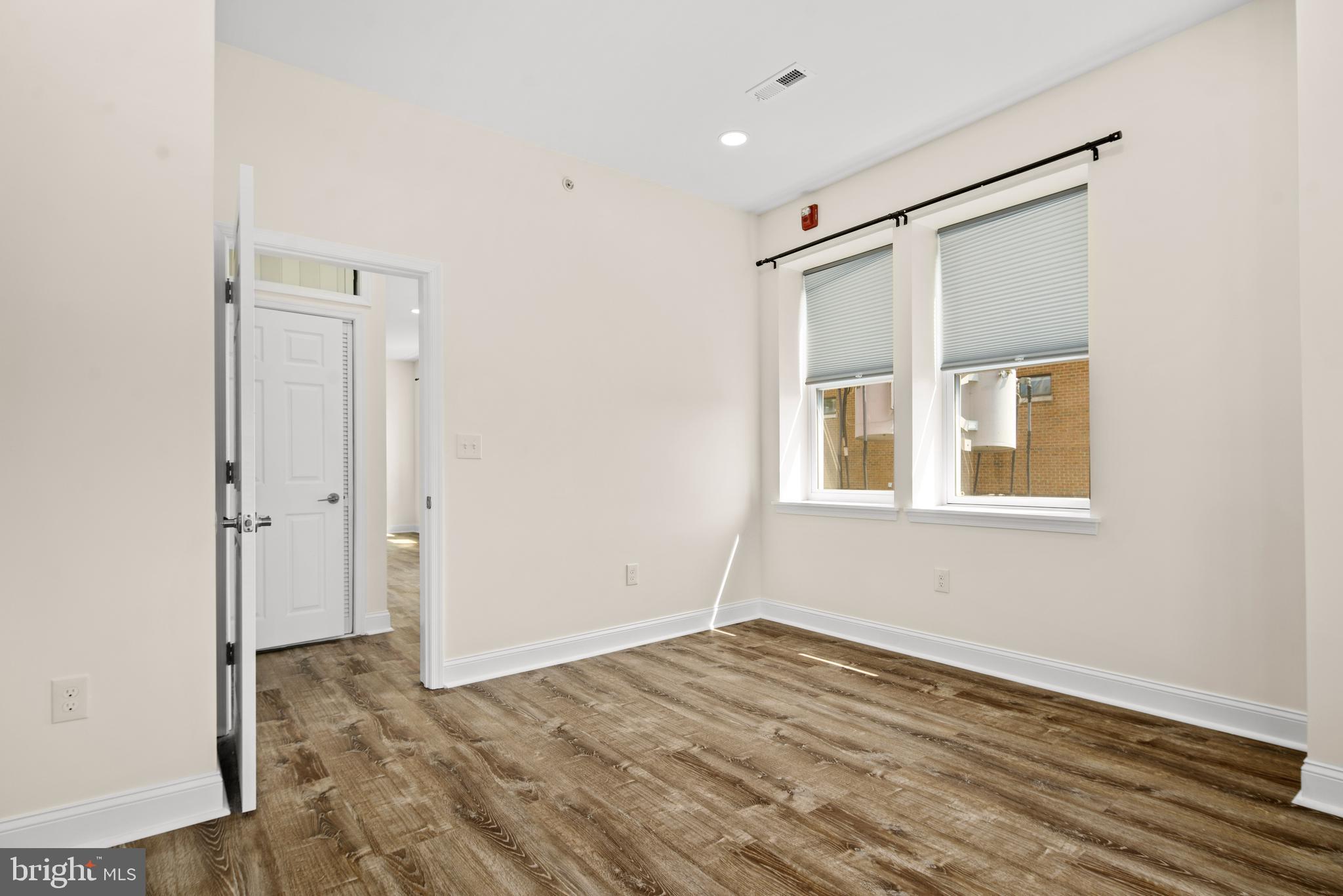 QUEEN VILLAGE - Residential Lease