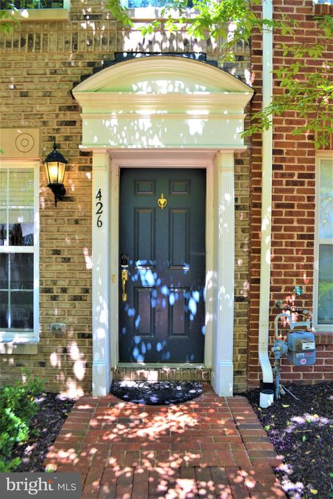 426 N THOMAS STREET ARLINGTON VA 22203