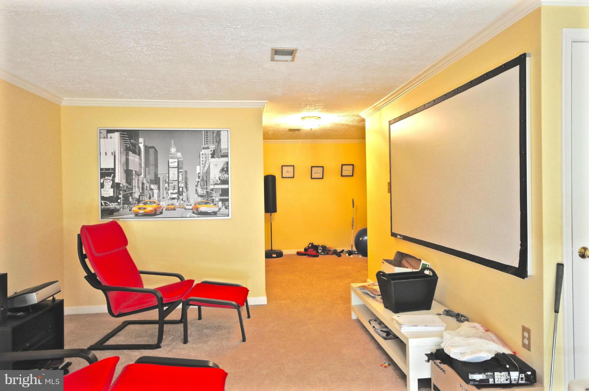 SOUTH KINGS STATION - Residential Lease