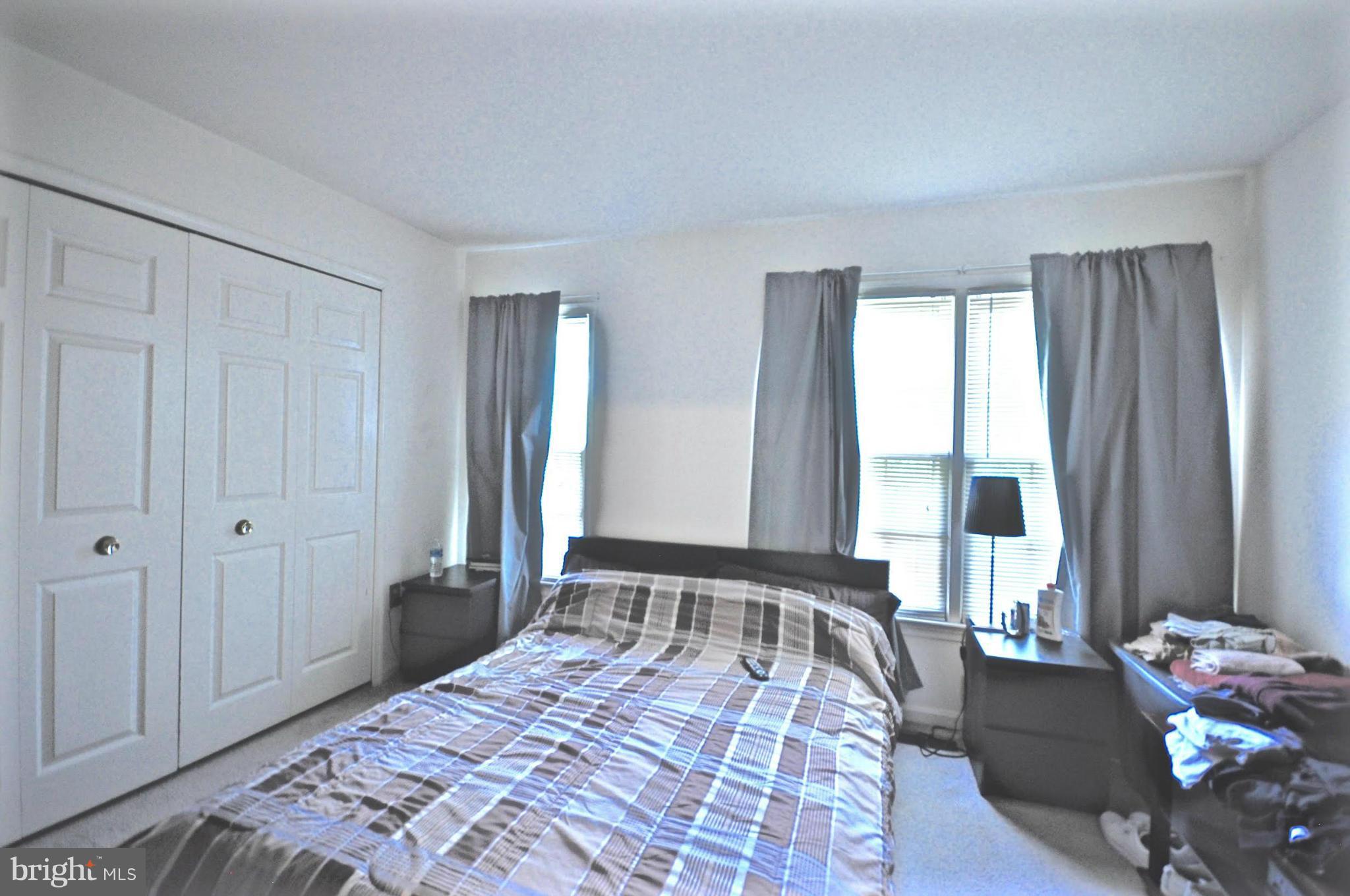 SOUTH KINGS STATION - Residential Lease