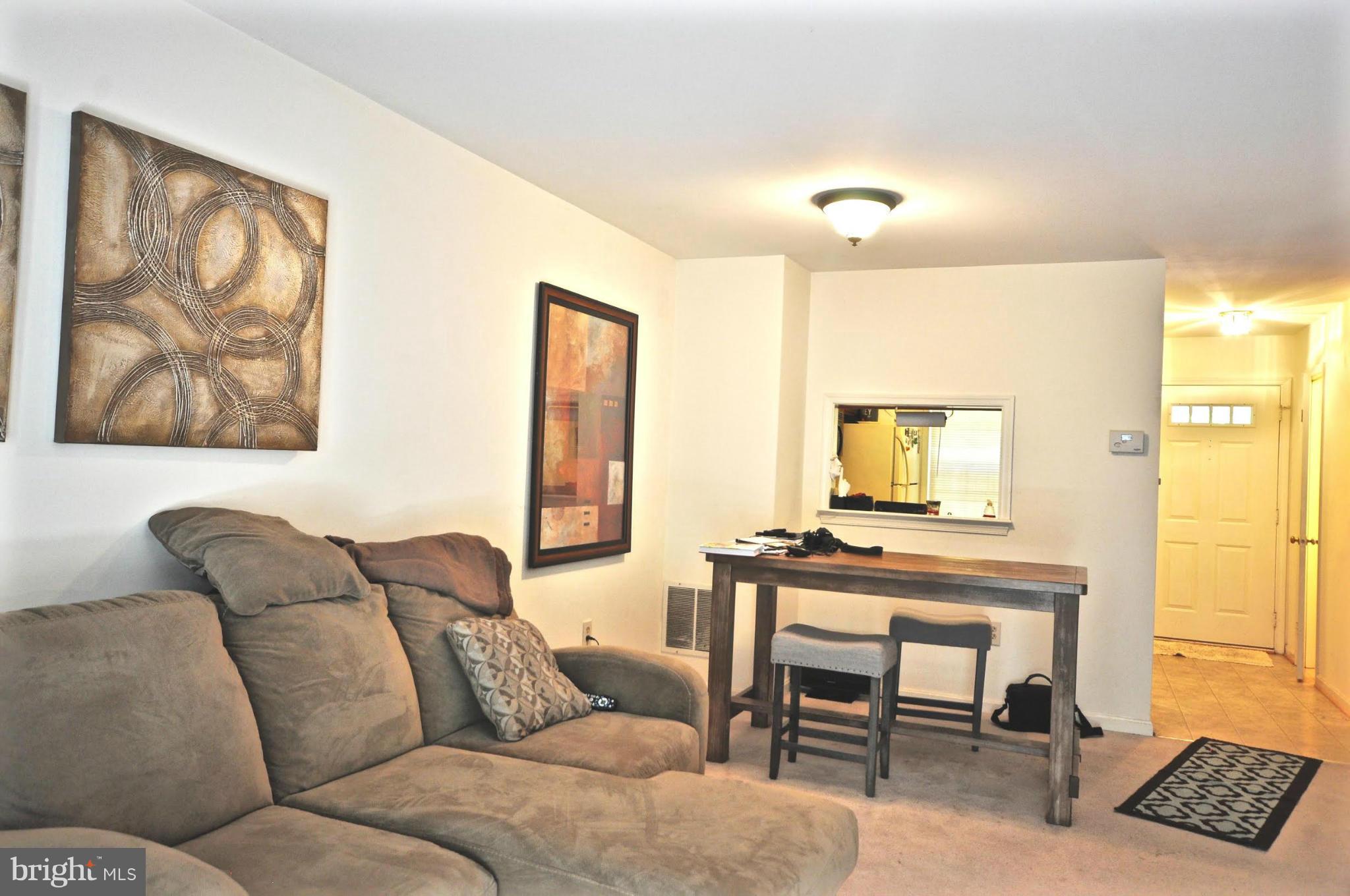 SOUTH KINGS STATION - Residential Lease