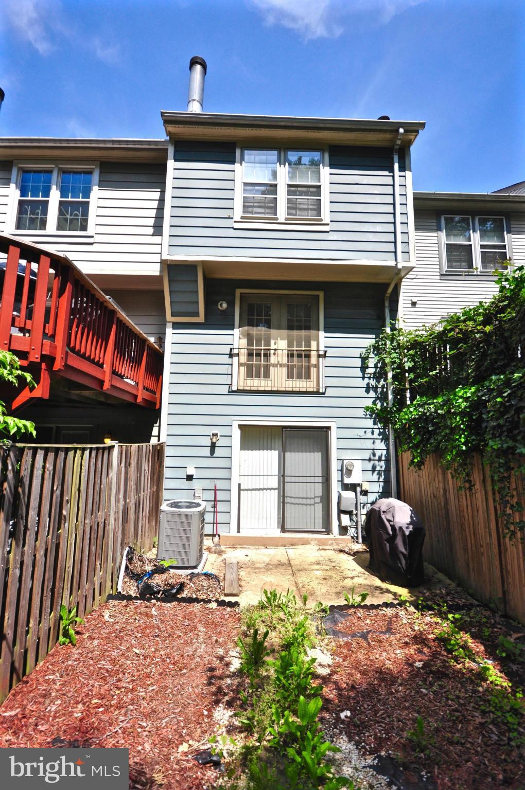 SOUTH KINGS STATION - Residential Lease