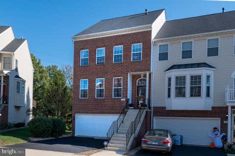 Photo of 5155 Ballycastle Cir Circle, ALEXANDRIA, VA 22315 (MLS # VAFX2332294)