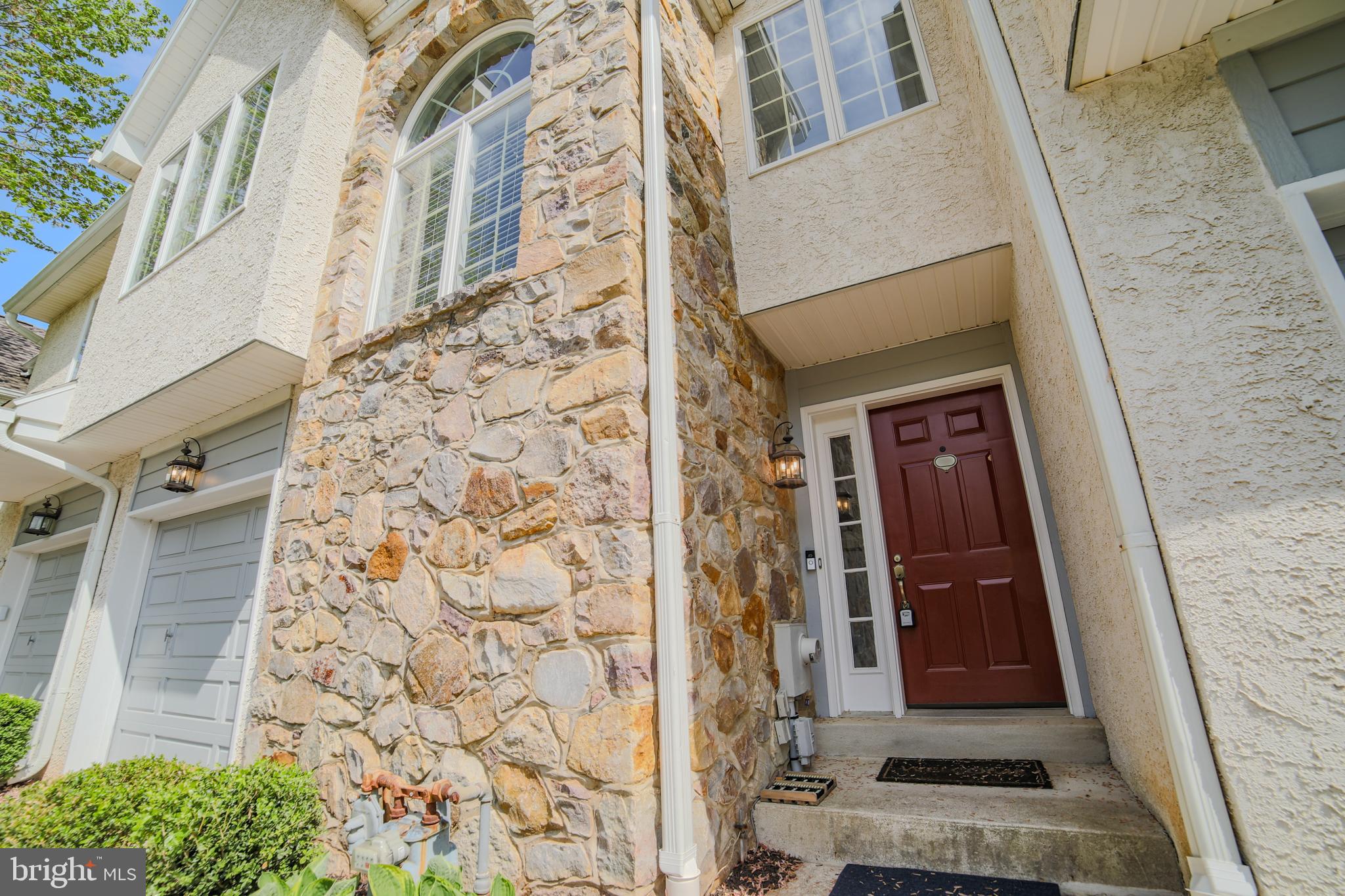 572 W SAXONY DRIVE 572