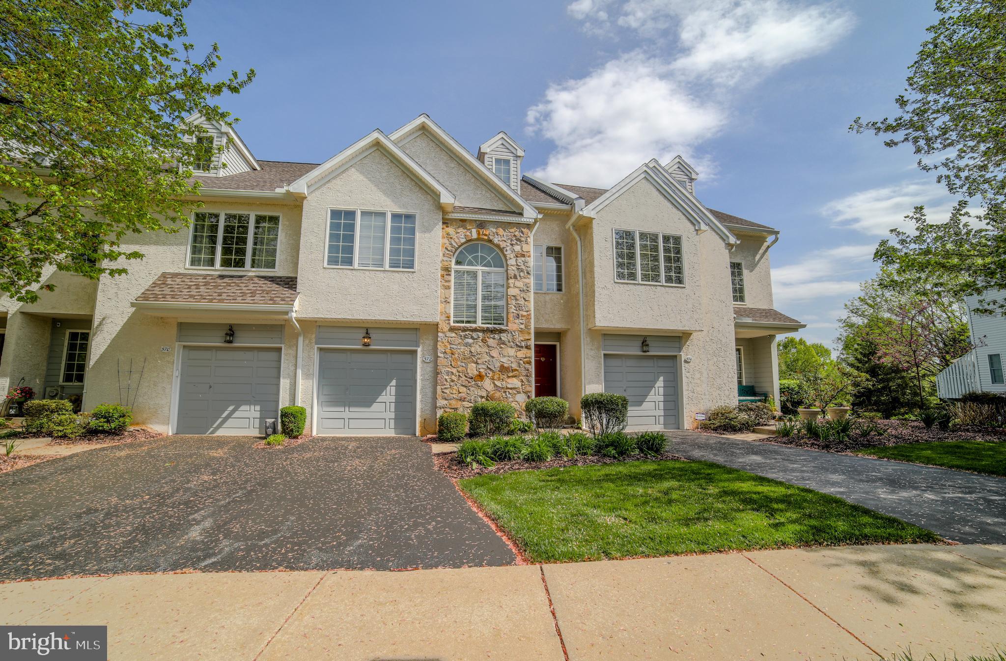 572 W SAXONY DRIVE 572