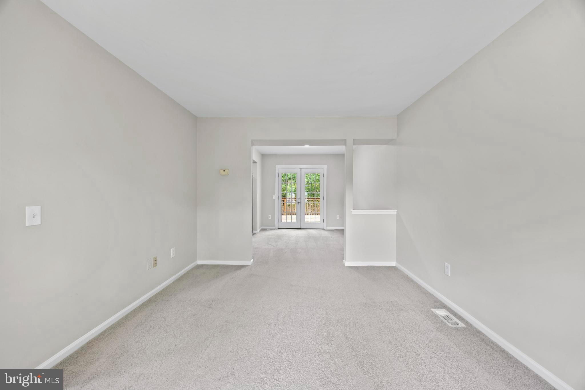 LONDON TOWN WEST - Residential