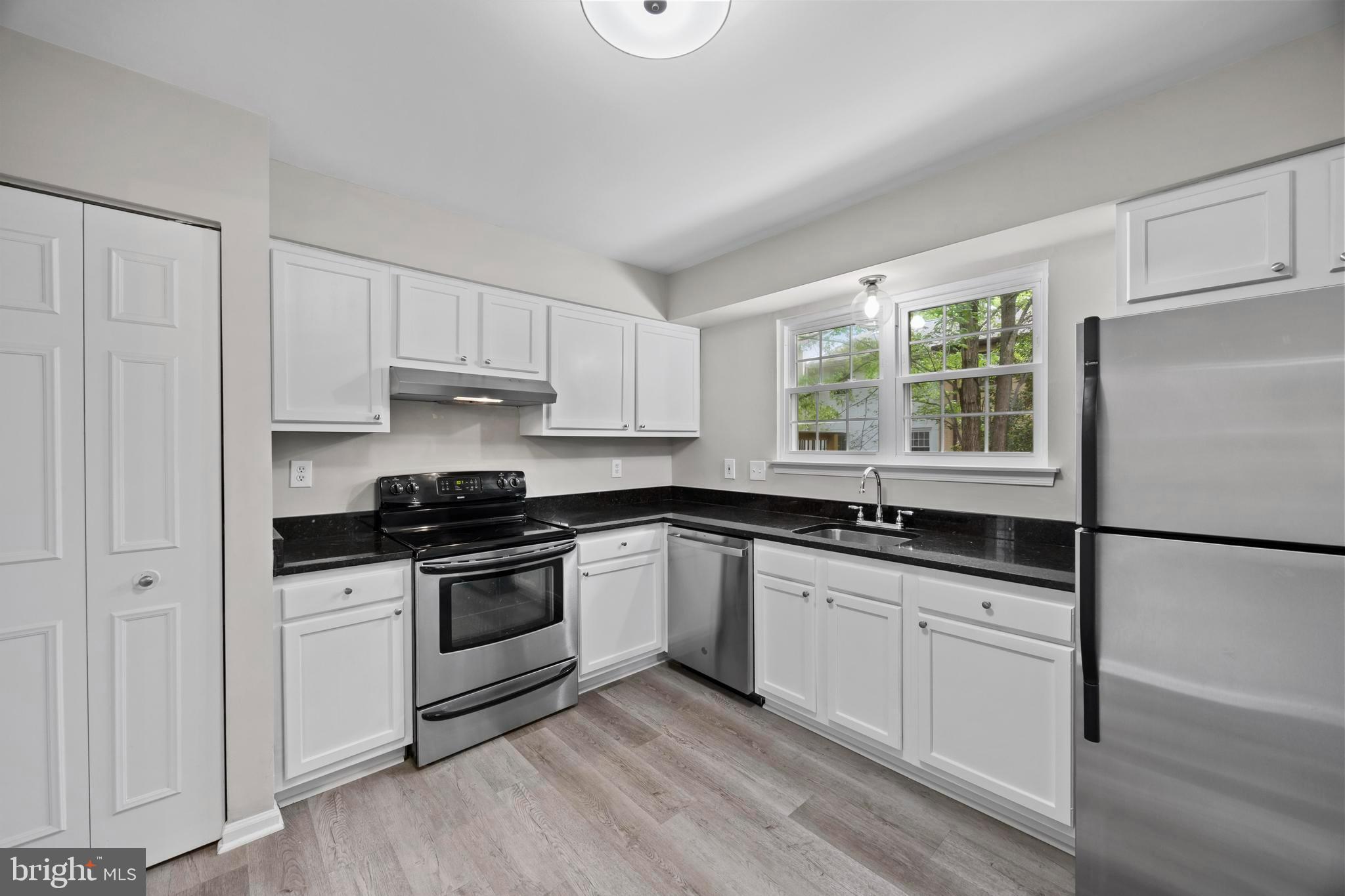 LONDON TOWN WEST - Residential