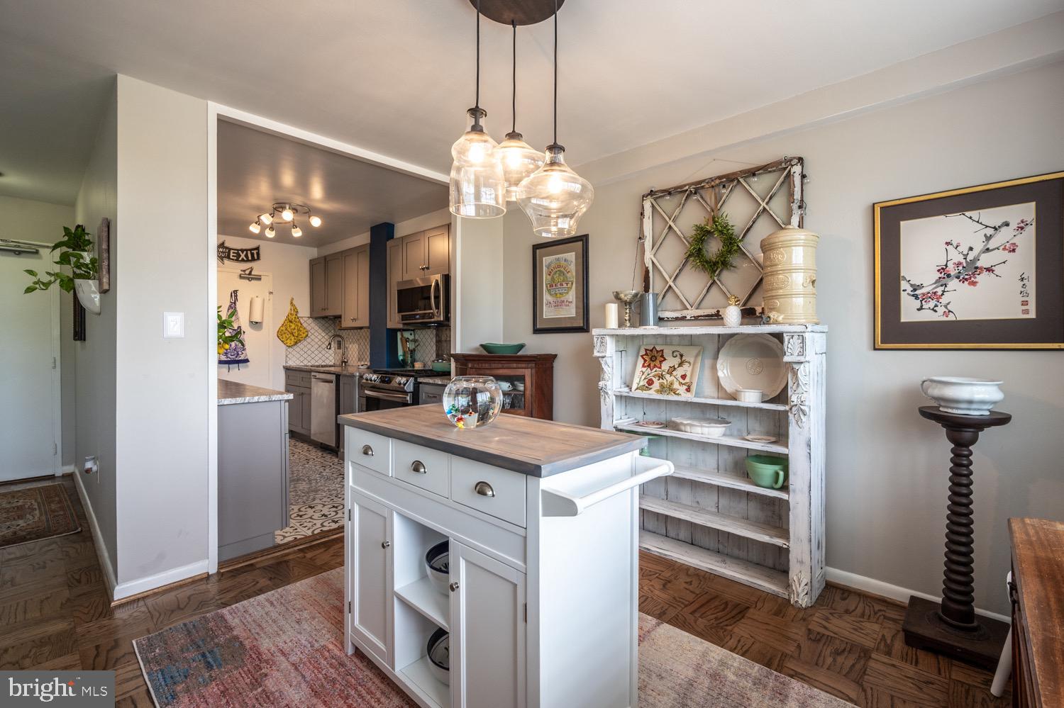 RIVER TOWERS - Residential