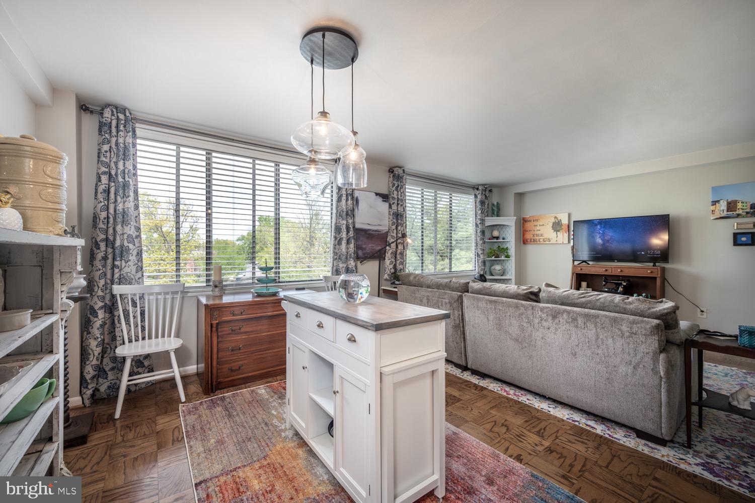 RIVER TOWERS - Residential