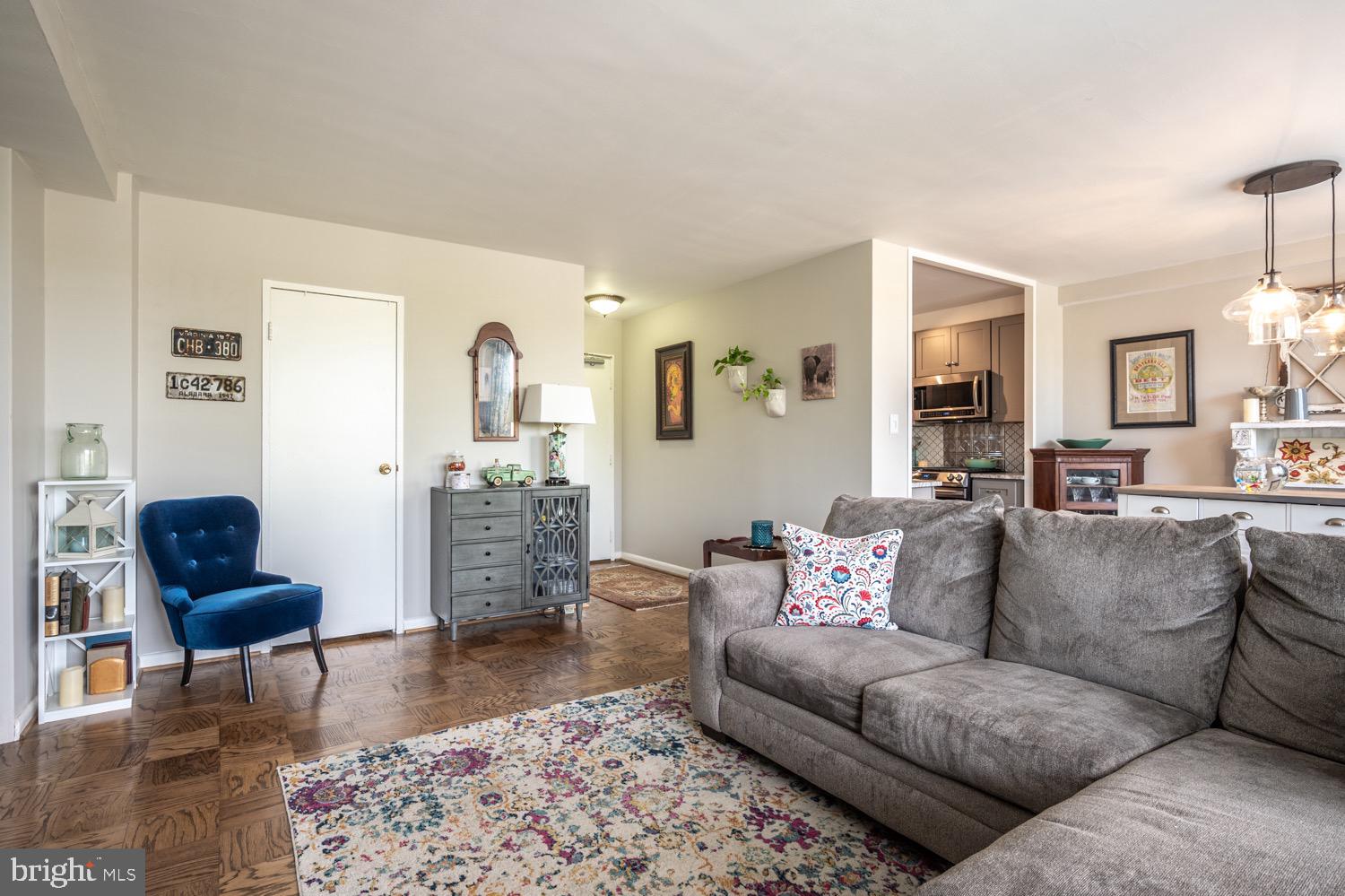 RIVER TOWERS - Residential